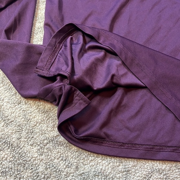 Under Armour Long Sleeve Shirt size medium - Picture 5 of 5